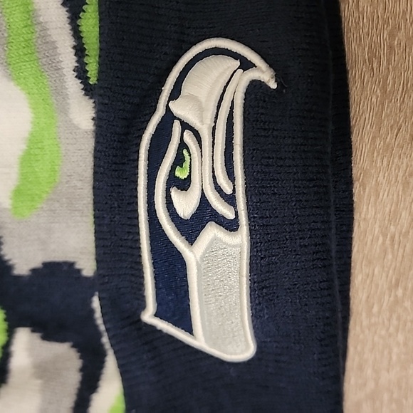 Seahawks Camo Beanie - Picture 5 of 5
